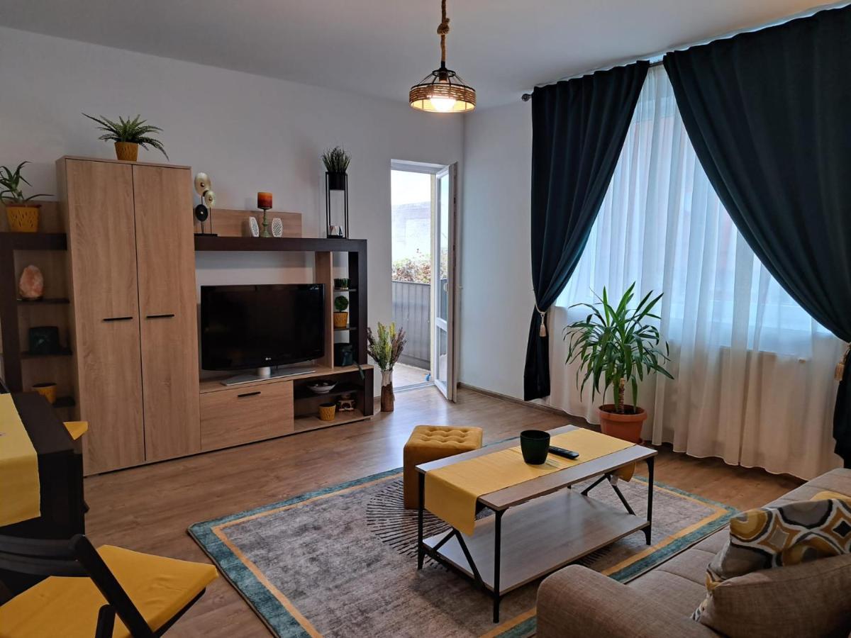 Cozy Apartment In Rasnov Esterno foto